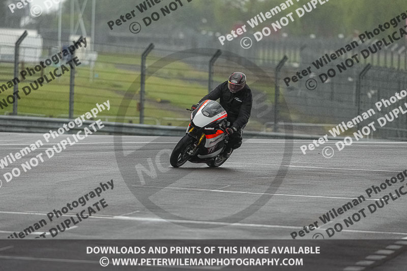 donington no limits trackday;donington park photographs;donington trackday photographs;estoril;event digital images;motorbikes;no limits;no limits trackdays;peter wileman photography;portugal;trackday;trackday digital images;trackday photos